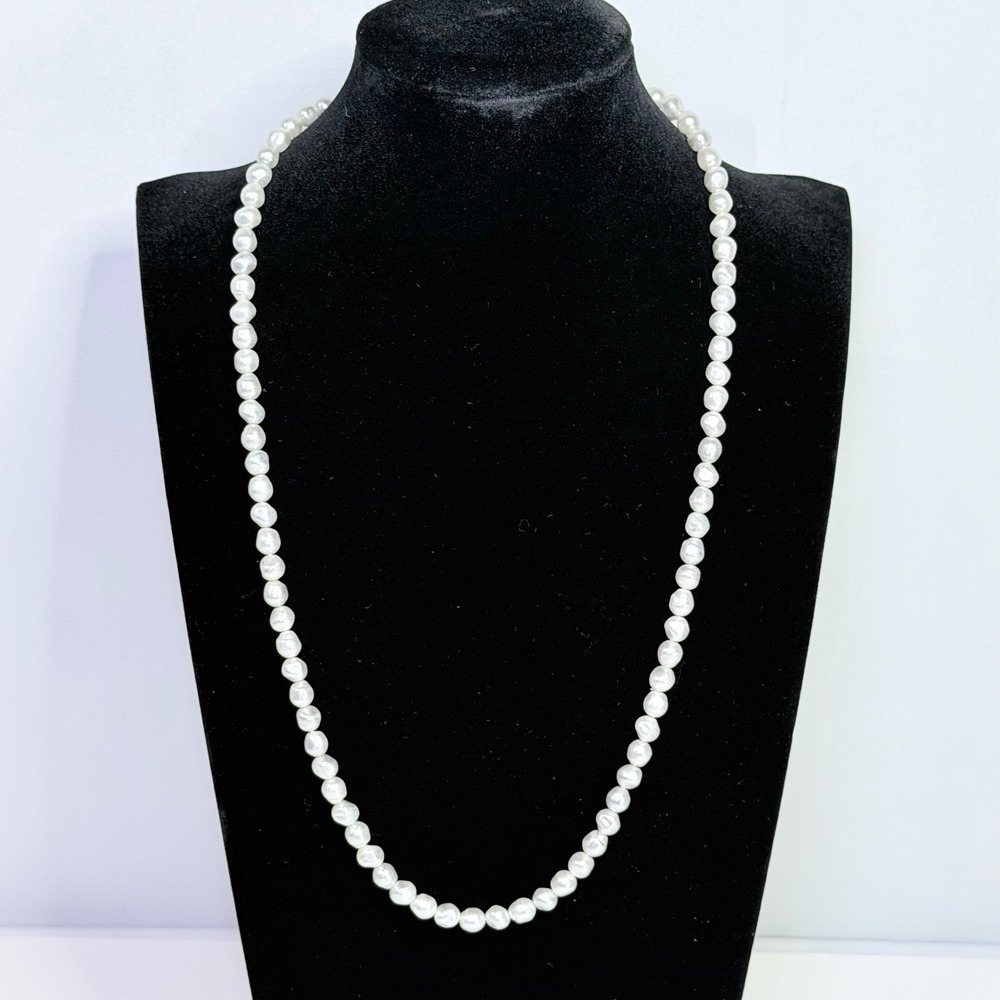 White Freshwater Cultured Pearl Strand Necklace Magnetic Gold Tone Clasp 20in